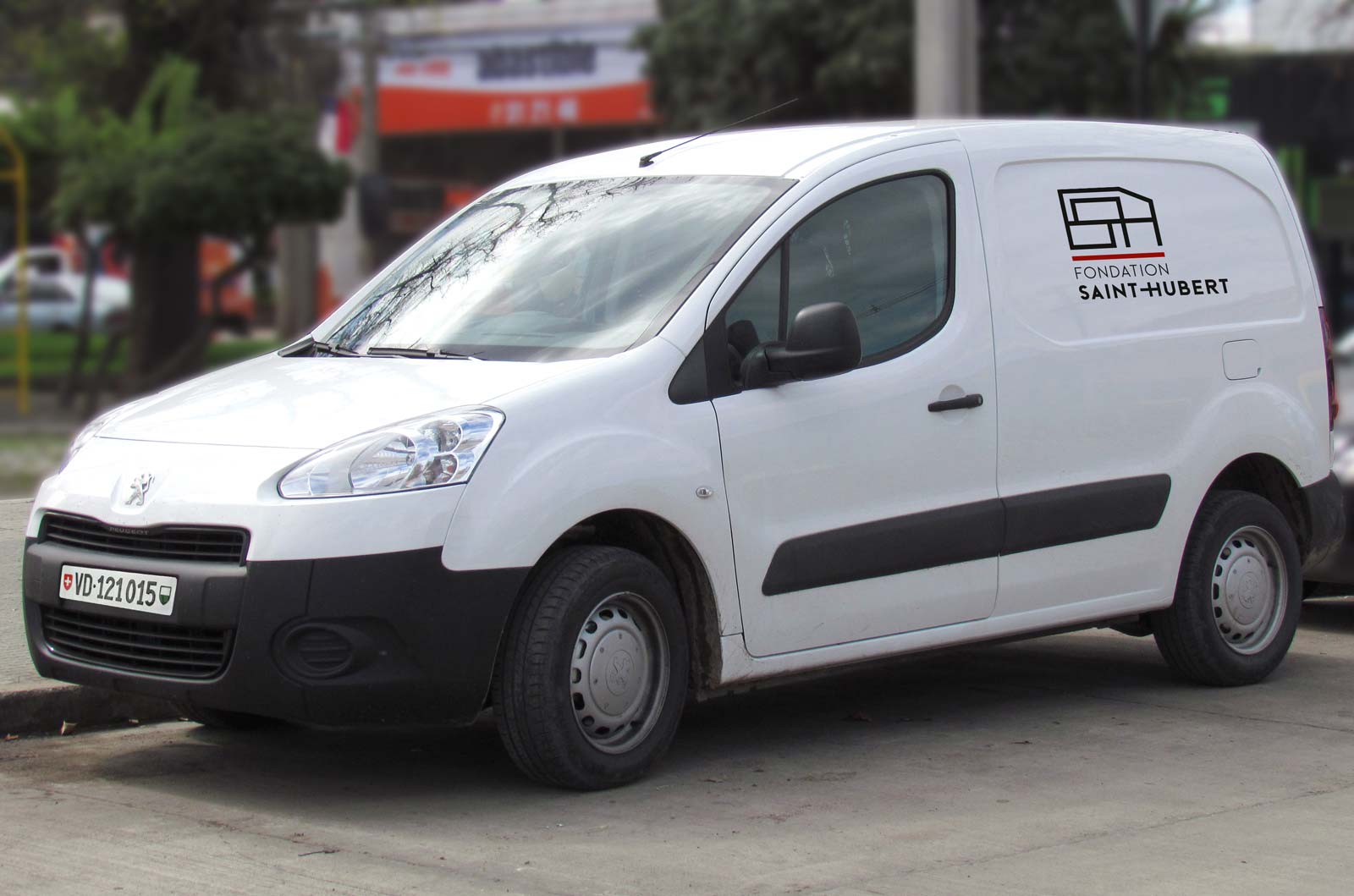 camionette-enlevement-materiel-informatique-ASTH